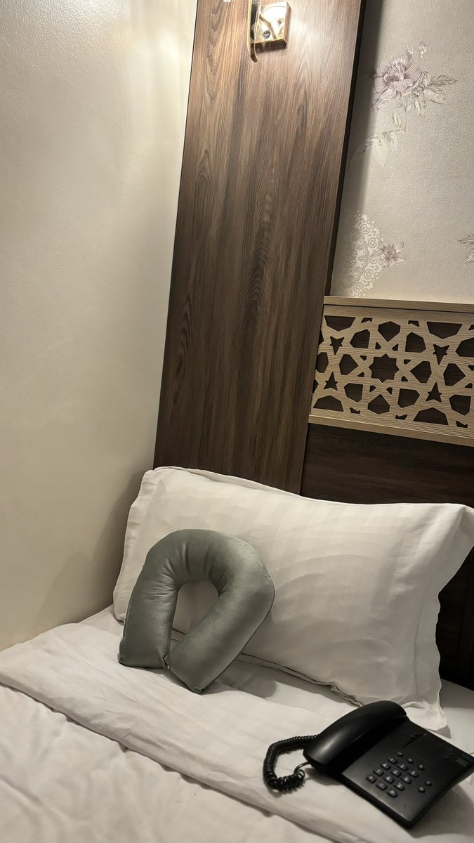 RHYQ333's tweet photo. ؛
١٠:٣٠م
أقوى سهرة مع الحُب |> أمزح أمزح🤣❕
#sleeep💤 https://t.co/d9MrNP0BlO