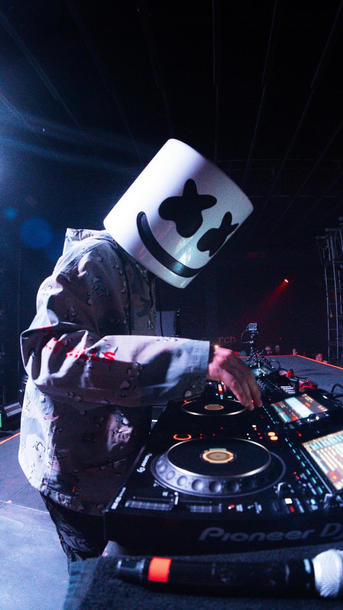 portalmellogang's tweet photo. 📸| @Marshmello in new photo. https://t.co/0O3fL22FoY