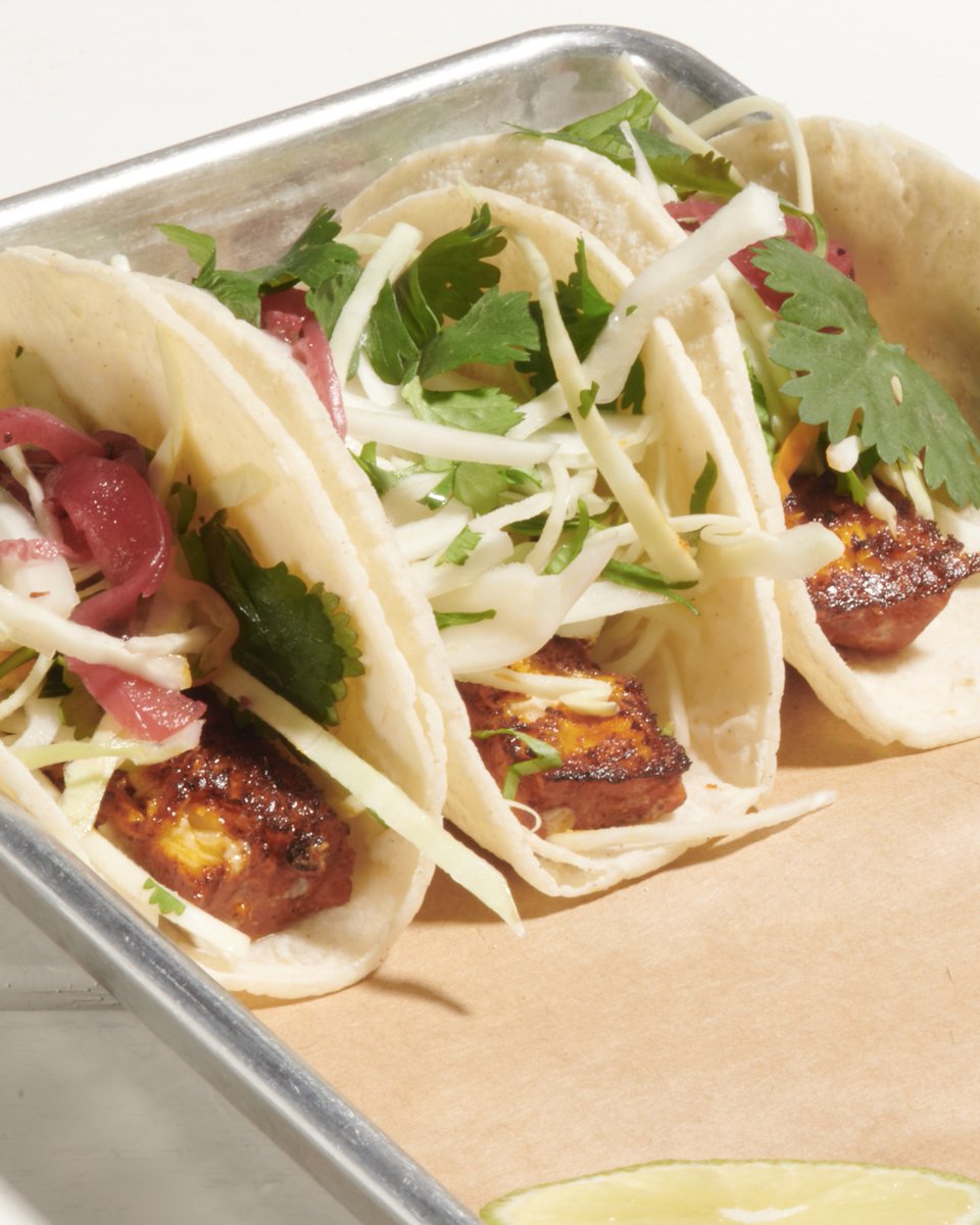 bartacolife's tweet photo. It's officially mahi mahi season at bartaco—meet our new #bartacosecret mahi-nita pibil taco 🌮
Orange-achiote marinated mahi mahi🌶 served over a habanero-cabbage slaw w/ pickled red onion + tomatillo salsa. AND sales from this taco are supporting Hands Offering Hope.
#bartaco https://t.co/Ffswm34R8f