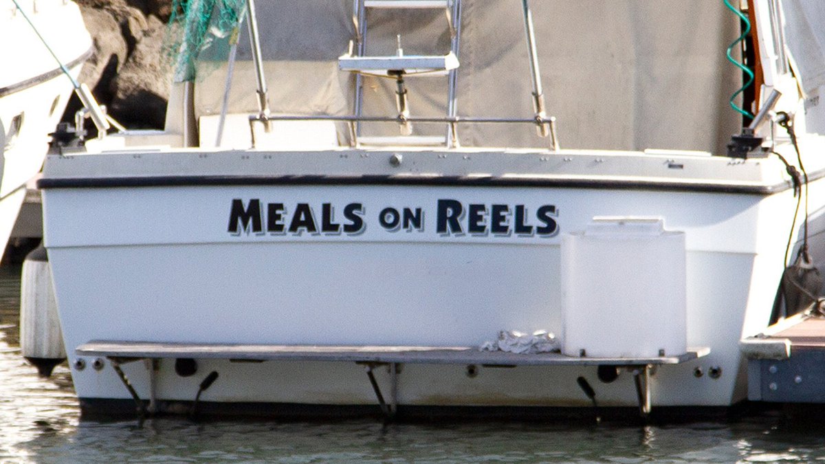 westmarine's tweet image. What’s your favorite boat name you’ve seen out on the water?🤔🛥🌊
#boatnames