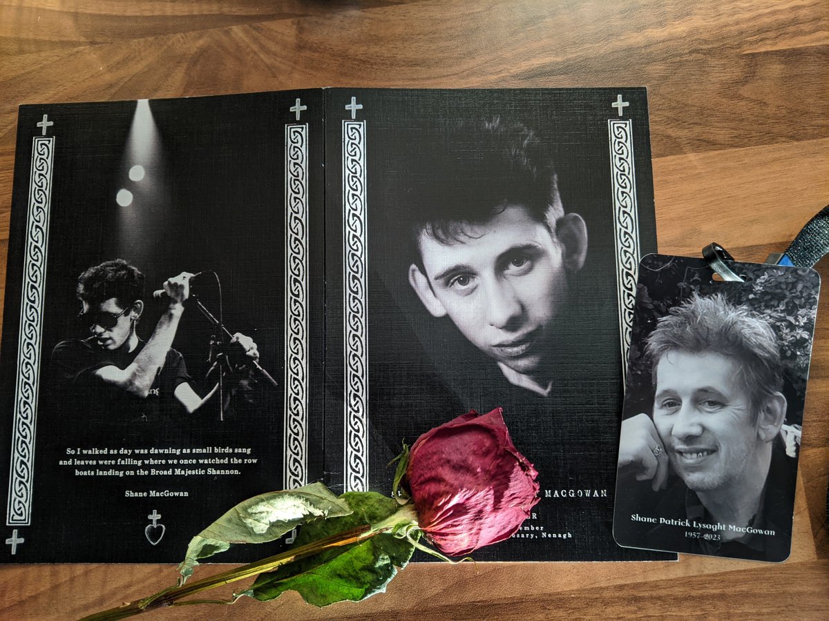A dear friend sent me Shane MacGowans mass card and another friend saved me a red rose as I was unable to go to Nenagh. IKEA frame, posca pens and fairy lights, it's ready to go on the wall ♥️ #shanemacgowan