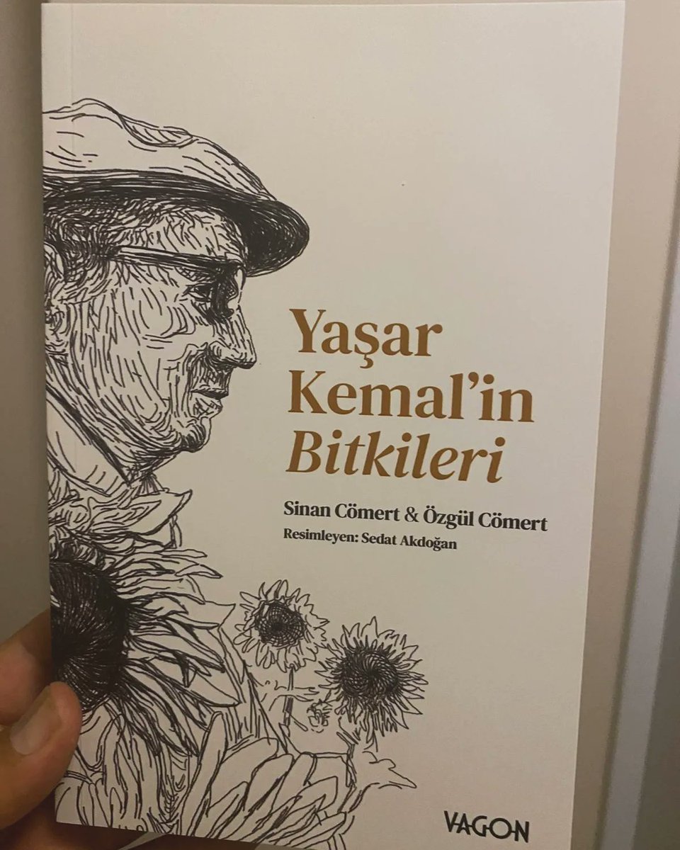 Yayıncıdan gelen bir fotoğraf ve beş yıl süren yılan hikâyesinin sonu.

#YaşarKemal #YaşarKemalinBitkileri
#YaşarKemalinBitkileriSözlüğü