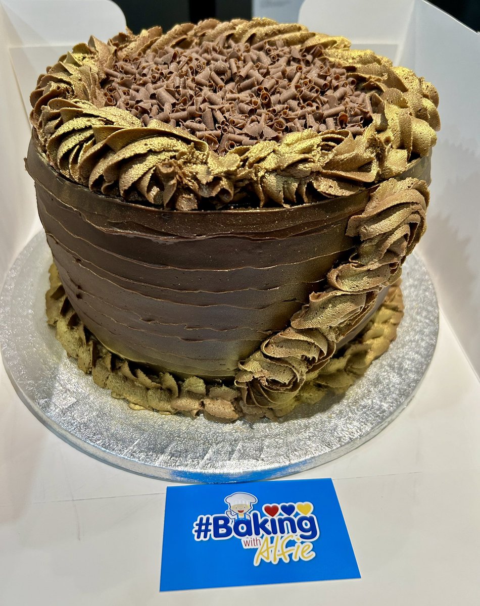 bakingwithalfie's tweet image. A selection of the cakes we made over the festive season 🎄

#BakingWithAlfie
#FestiveBakes
#CakeIsLife