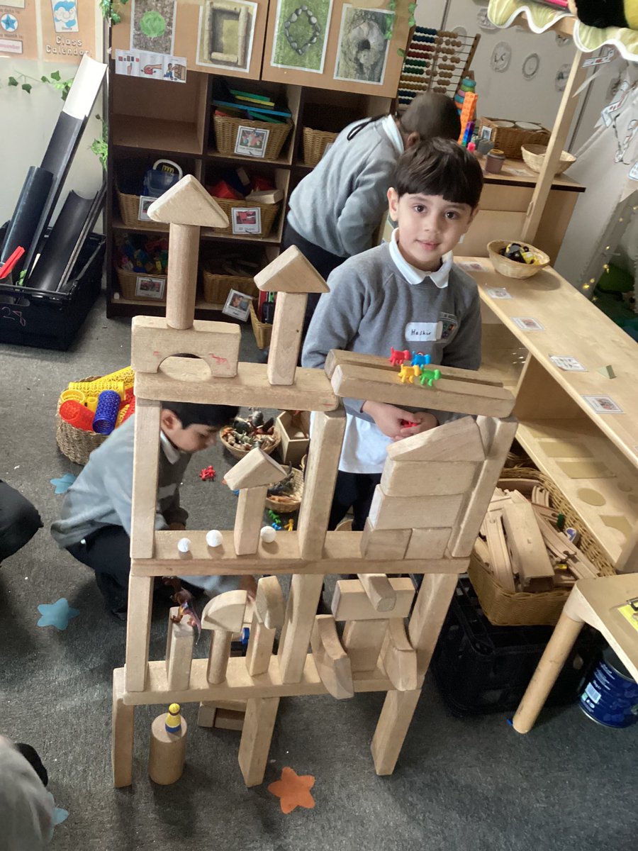 MrsGriffiths7's tweet photo. Great team work
The boys decided to make a community after listening to the story snow globe wishes. They used the words neighbours, community, street and even strangers, well done boys #comstruction #eyfs #brilliantboys https://t.co/BBeNdbjm4w