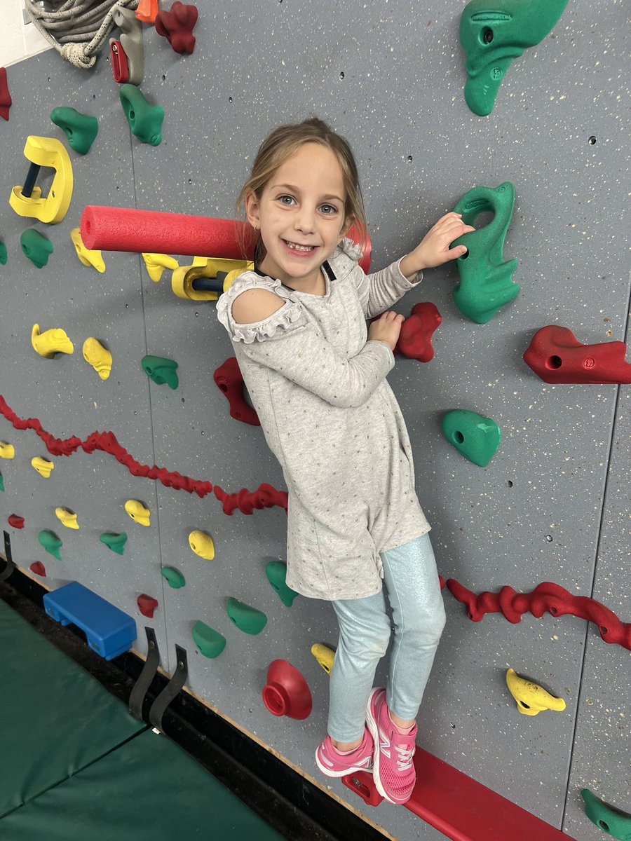 jfk_pe's tweet photo. Excited for fun activities in 2024🥳💚🐻 @BCSD_Athletics @brewsterschools @BrewsterElemPTA @coachbuzzetto @CoachJPurcell https://t.co/ODQaJgHsXr
