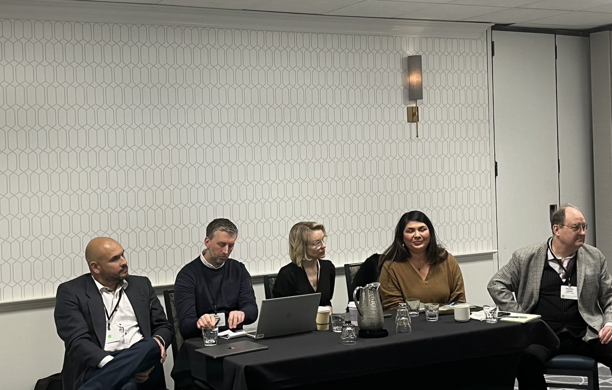 ElProfeBarba's tweet photo. Roundtable on Global Christianity is Charismatic Christianity: Narrating the Charismatic Impulse
@Relijoao @maidothemanc @drleahpayne @EricaBryand and president elect Tim Larsen @ASChurchHistory https://t.co/0QITXFieCC