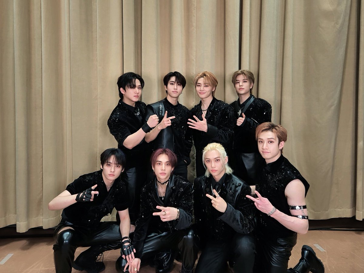 skzchartdata's tweet photo. 🇯🇵 "CASE 143" debuts at #73 as the only song by a K-pop boy group on the Line Music Japan 2023 Year-End Main Chart, becoming @Stray_Kids' first career entry!

#StrayKids and Jung Kook are the only male foreign acts on this year's chart.

#スキズ https://t.co/6ANCLG57b1