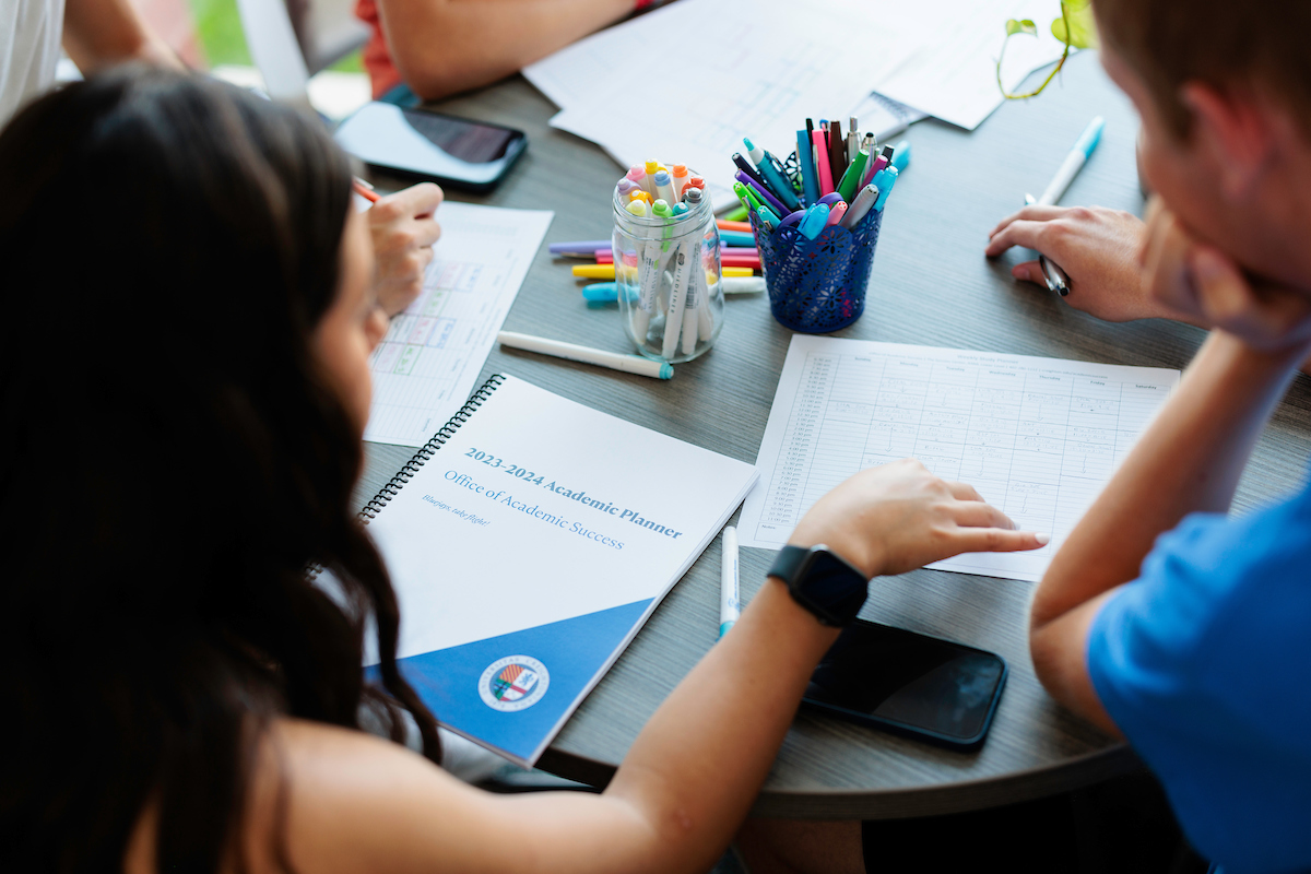BluejayFamily's tweet photo. Wanting to set your Bluejay up for success this semester? Register below for next week's Live Panel to learn more about navigating academic concerns.  Creighton leaders will share insights &amp; tips to support your Bluejay's academic journey. https://t.co/xKNnxgz1gO https://t.co/9DfbHe8rx3