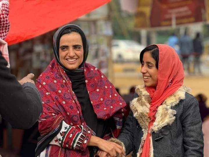 PremAli11's tweet photo. @MahrangBaloch_
رنگوں کے ناموں میں 
ایک نئے رنگ ماہ رنگ کا اضافہ 
مزاحمت کا رنگ 
مظلوموں کا رنگ 
اُمیدوں کا رنگ 
ماہ رنگ
ماہ رنگ ! https://t.co/6zmzNgz6DE
