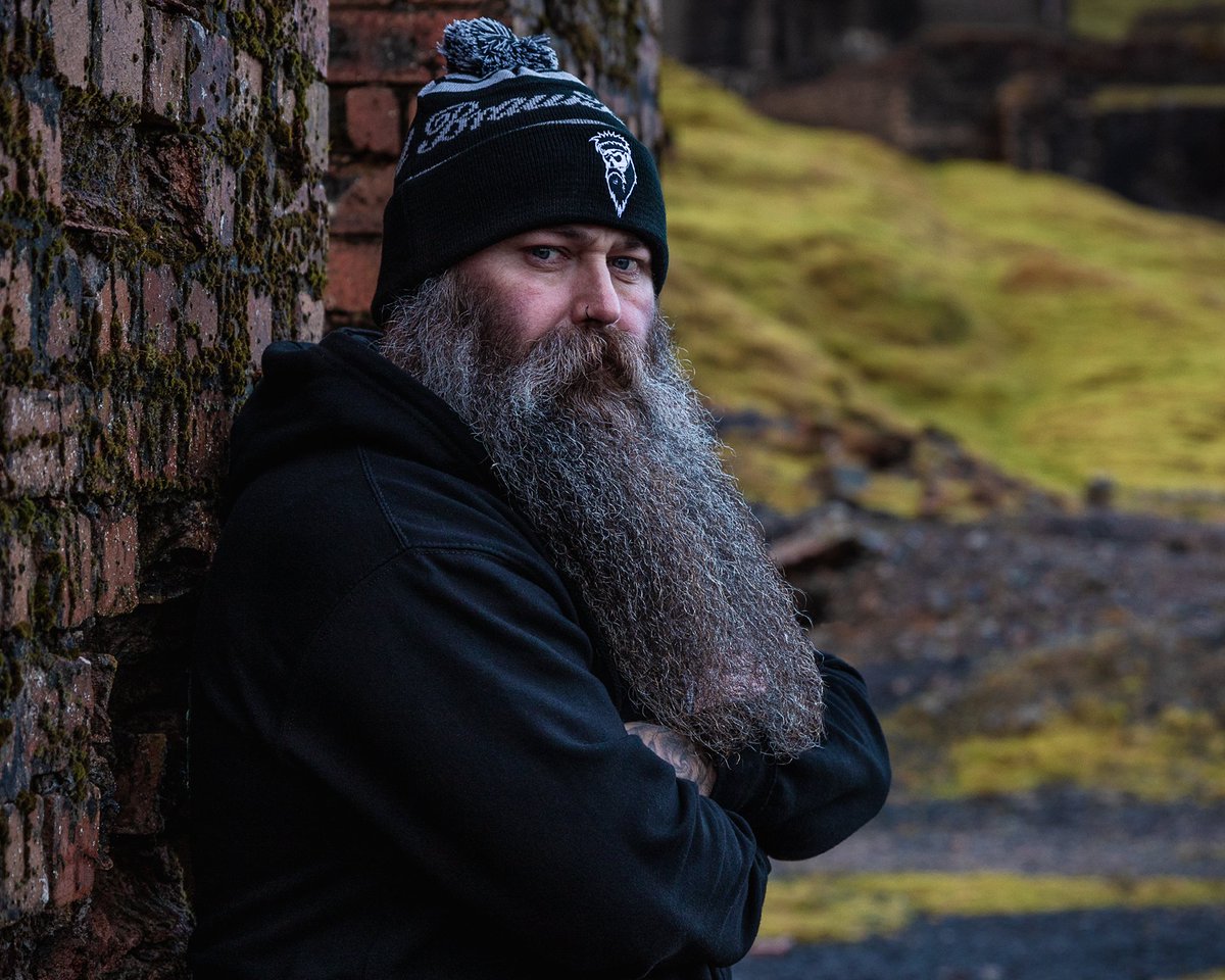 Which colour combo is your favourite?

Red and white?
Green and black?
Grey and black?

Grab yours and join the #Brawtherhood