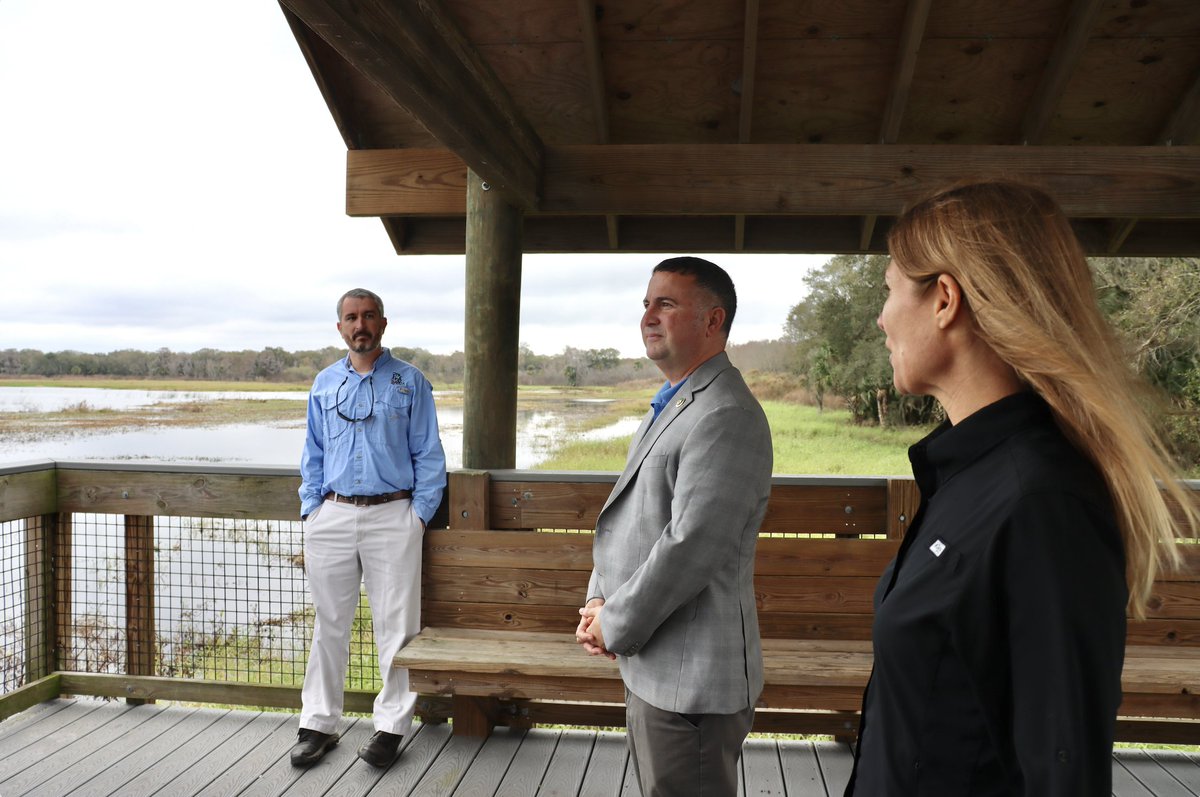 RepDarrenSoto's tweet photo. We visited the @MyFWC #ThreeLakes Wildlife Management Area to learn more about conservation efforts to preserve endangered species, wildlife corridors, clean water, and recreation.
We must work together to protect these environmental treasures. https://t.co/V0A7IPdT0v