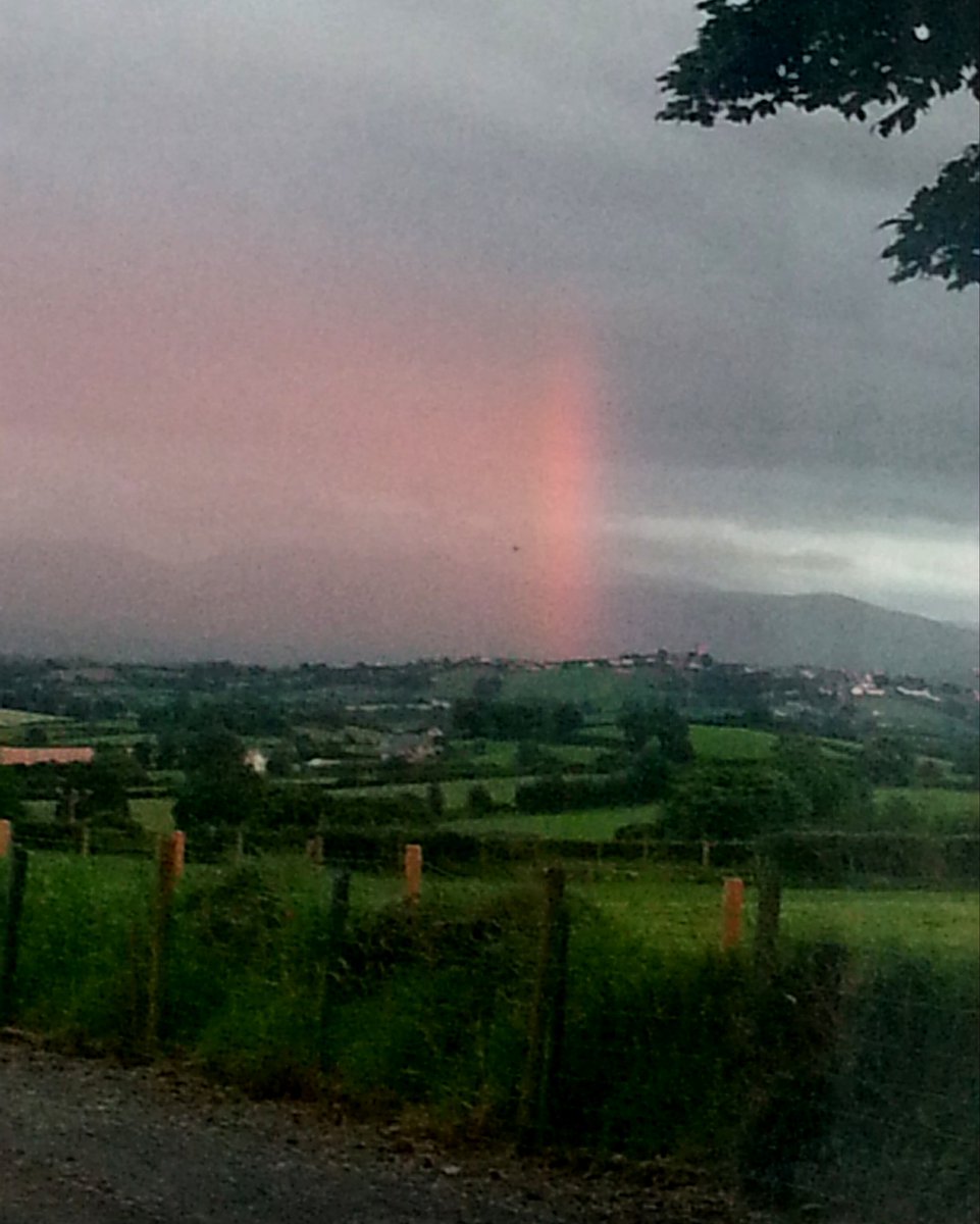 joemcneillphoto's tweet photo. Looking through google photos came across this monochrone red rainbow moving towards Rathfriland at the old family homstead in Katesbridge which was Captured end of July 2016
#rainbow #redrainbow #rare #phenomenon https://t.co/5lQb7hSAAK