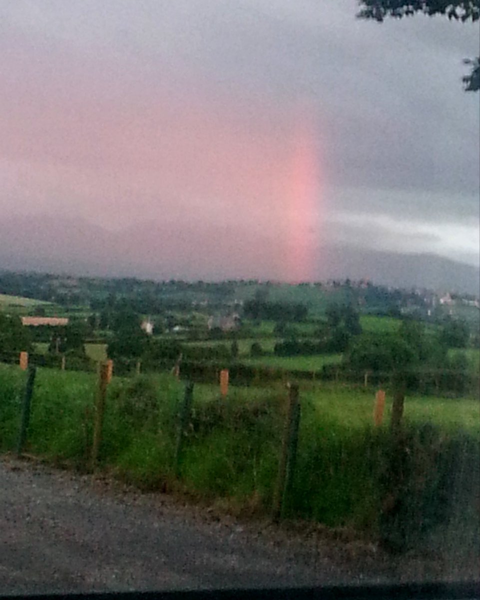 joemcneillphoto's tweet photo. Looking through google photos came across this monochrone red rainbow moving towards Rathfriland at the old family homstead in Katesbridge which was Captured end of July 2016
#rainbow #redrainbow #rare #phenomenon https://t.co/5lQb7hSAAK