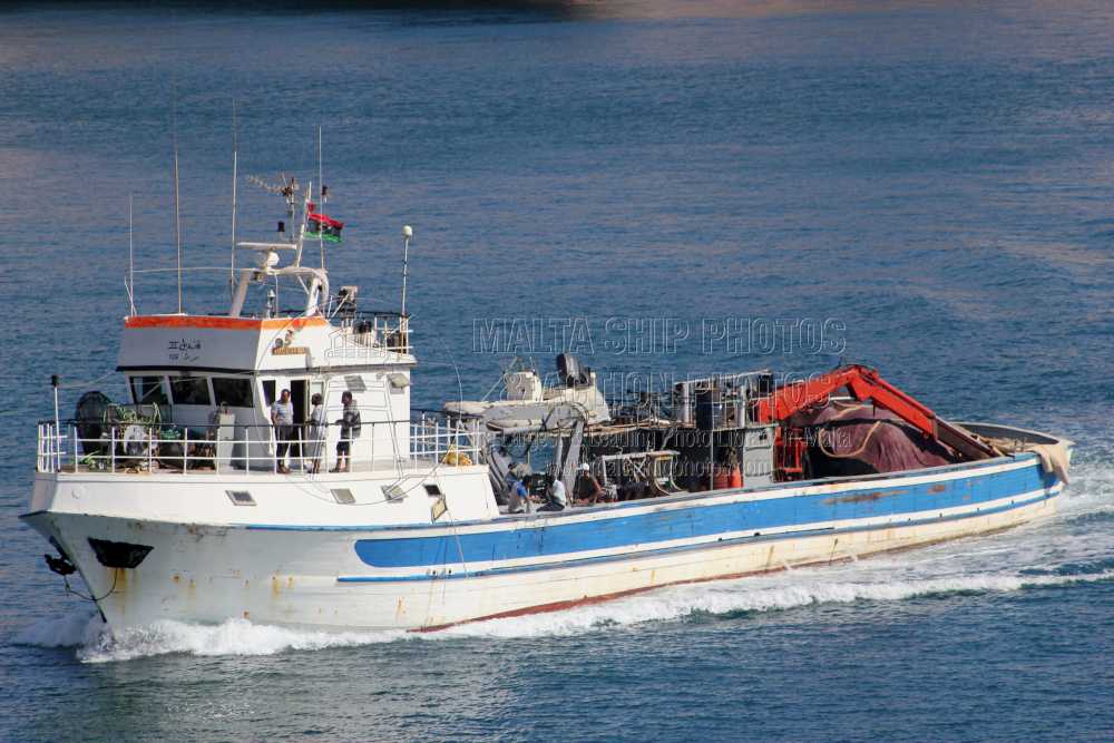 Shipguru's tweet photo. #2005built #Libyan #purse_seiner #KHANDEEL_II #entering #grandharbourmalta - 07.09.2011 - www.maltashipphotos.com- NO PHOTOS can be used or manipulated without our permission https://t.co/K4FlSrqAtn