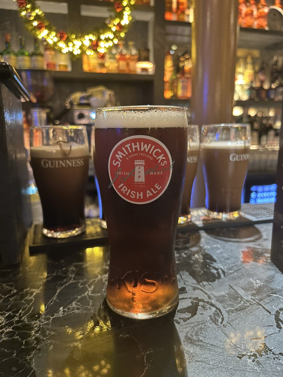 TLoyal1's tweet photo. Some back up 🍻#Whytes #belfast https://t.co/yF7CDizTEm