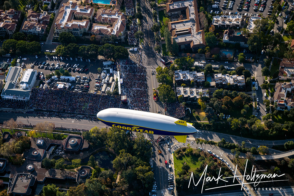 Well, well, well, look who decided to crash the party again - it's none other than the @GoodyearBlimp. Thanks for the photobomb and Happy New Year! @RoseBowlStadium @RoseParade @VisitPasadena @VisitCA #aerialphotography #fromanairplane #pilotview @SonyAlpha #sonya7riv #gmaster