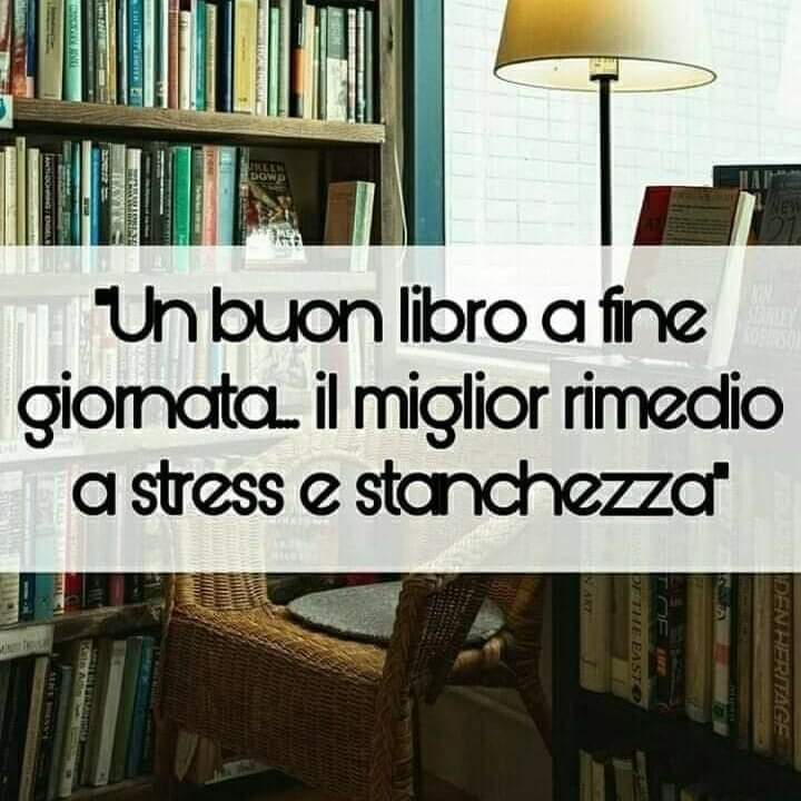 cancerina84's tweet photo. La mia serata ideale 🖤📚
#lovesbooks🖤📚 https://t.co/X5Wnsqgads