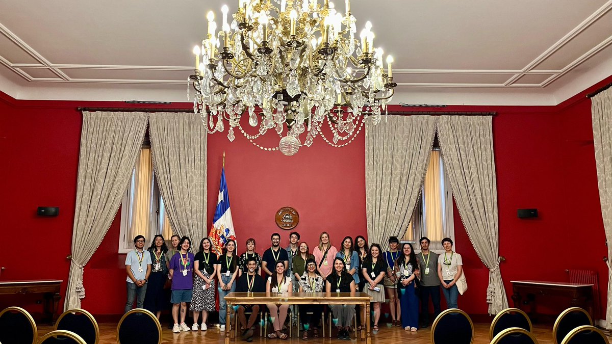 Hoy nos hicieron un tour por el Palacio de La Moneda 🙌 

Una tremenda oportunidad patrimonial donde compartimos como equipo ✨🇨🇱