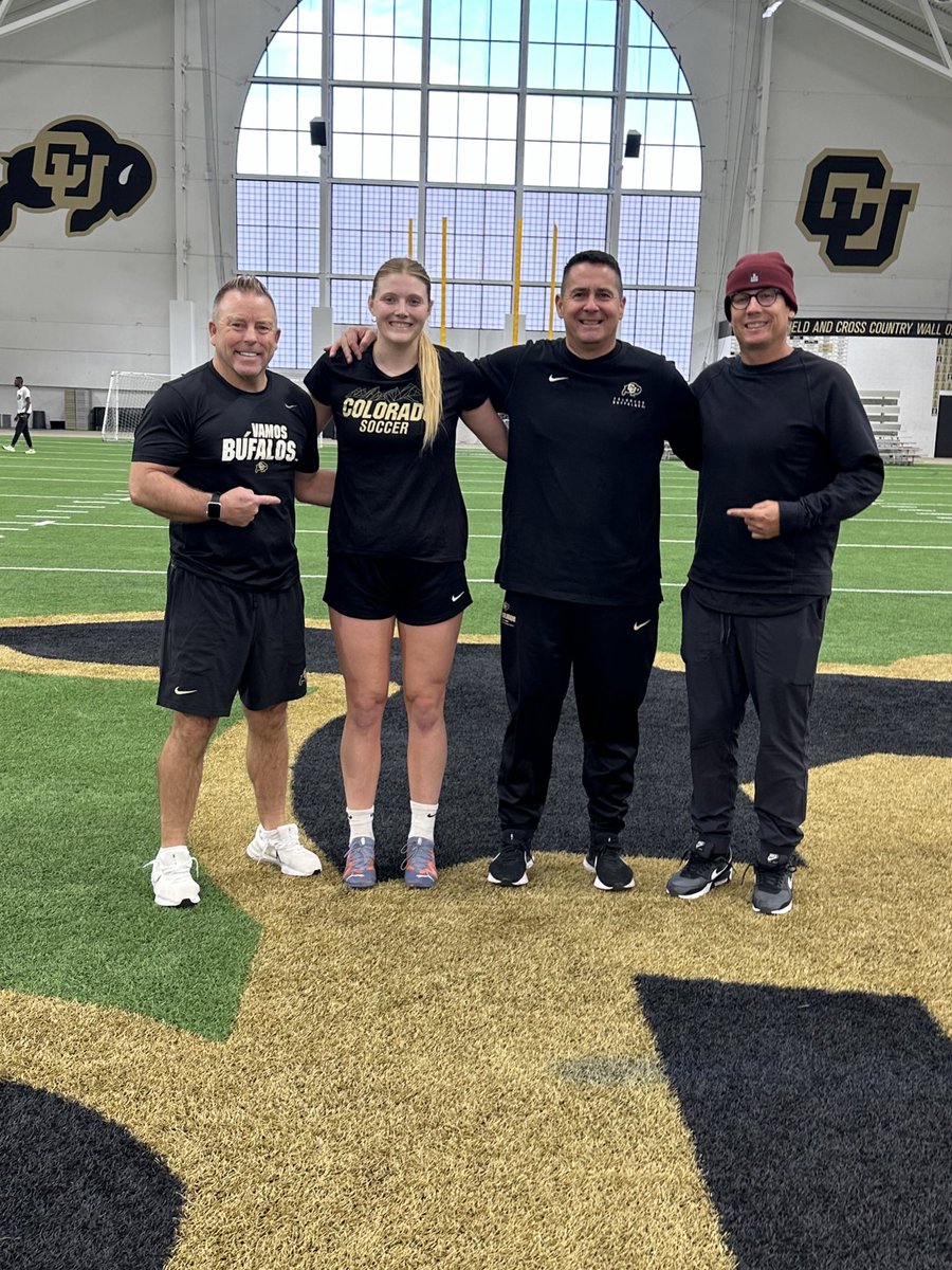 CUBuffsSoccer's tweet photo. Great having @hannahsharts21 back training this week in Boulder as she gets ready for her next pro adventure! #BuffLegend #ProBuffs https://t.co/0v9IAac18E