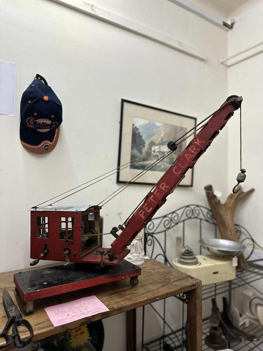 astraantiques's tweet photo. Have a great evening and we will leave you with this 1930βs toy crane based on a crane used on #hull #docks #hulldocks #dockscrane #crane #toycrane #handmade #astraantiquescentre #hemswell #lincolnshire https://t.co/0IpEtB20N5