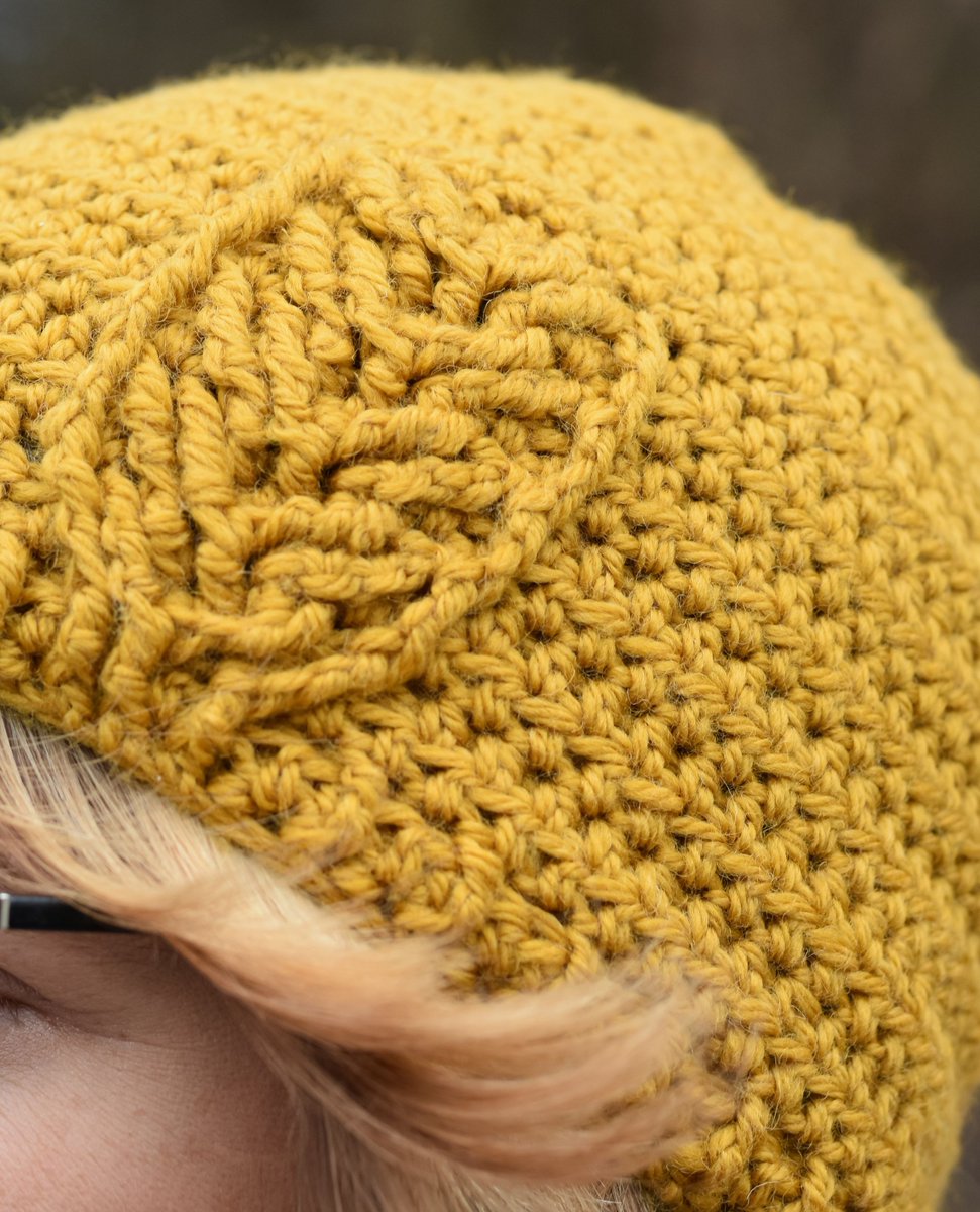 Universal Yarn tweet media