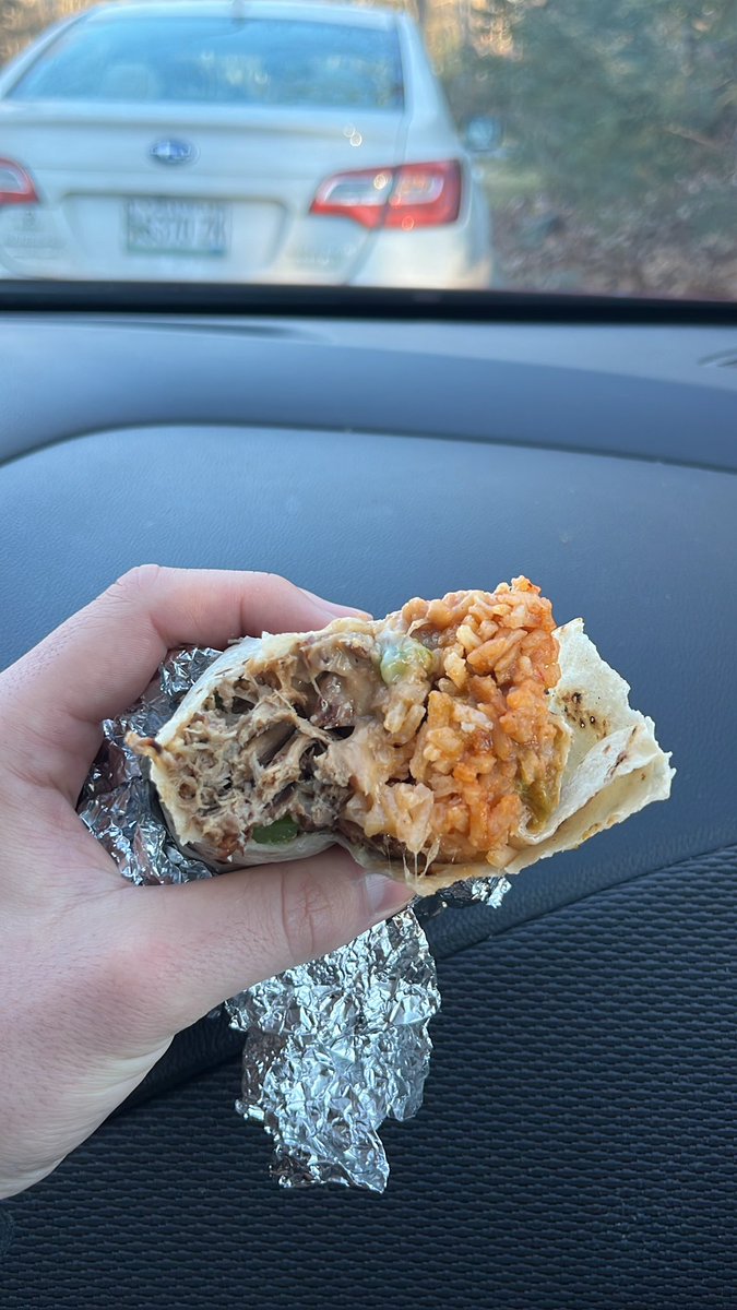 andrewtrack12's tweet photo. They gotta start putting the burrito fillings into a bowl and shaking it up before they put it in the burrito. I’m tired of this shit man https://t.co/TOhuKv9u9L