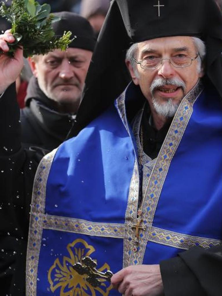 Једна поверљива информација је дошла до мене. Наша црква у Америци, покрштава Хрвате и онда они одлазе у Епархију бачку на обуку. 

Када су усташе хтеле да направе хрватску православну цркву нису у успели јер нису могли наћи православне свештенике који би учествовали у том