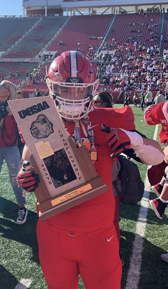 ConnellBarton76's tweet image. State championship baby! What a wild ride I’m gonna miss all my brothers and coaches thank you to everyone who made this journey possible! I’ve learned so many things not only about football but about life and I’m forever thankful to this team for what it’s done for me.