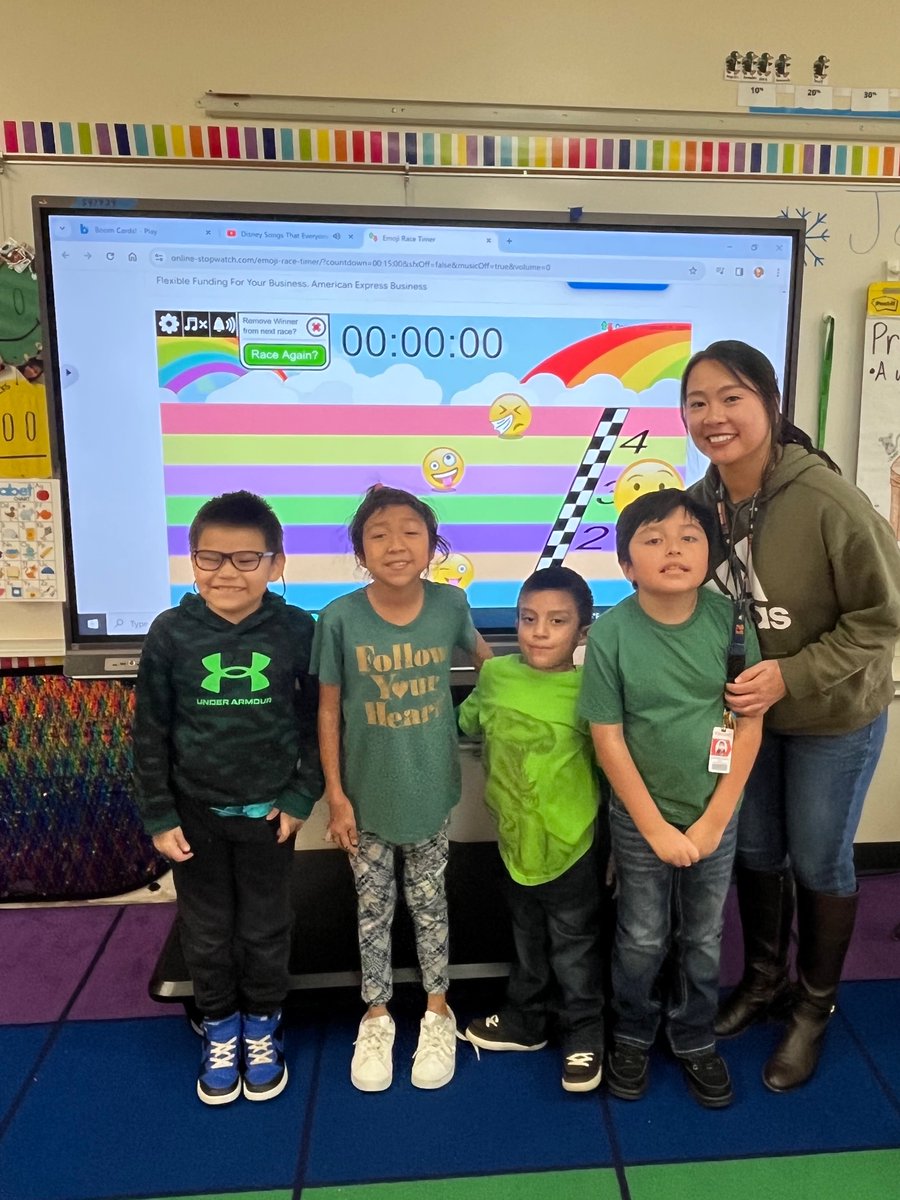 SususcoDiana's tweet photo. Wearing our House colors to represent our Houses. #HouseOfTrust #HouseOfRespect @WorshamES_AISD https://t.co/zBrvTs5tlq