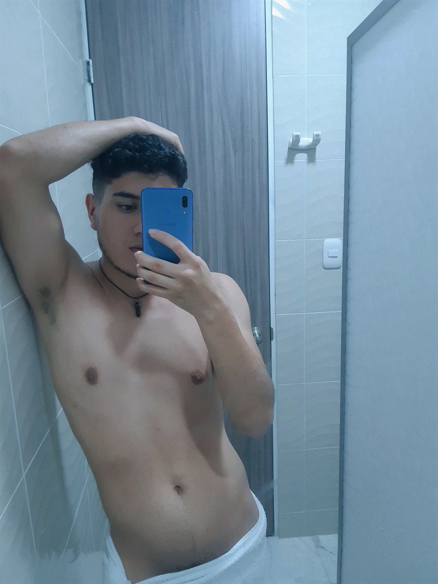 Juanjoven02's tweet photo. Que rico el calor🔥#Huila #Pitalito #colombiangay #boys https://t.co/vLZThLv326