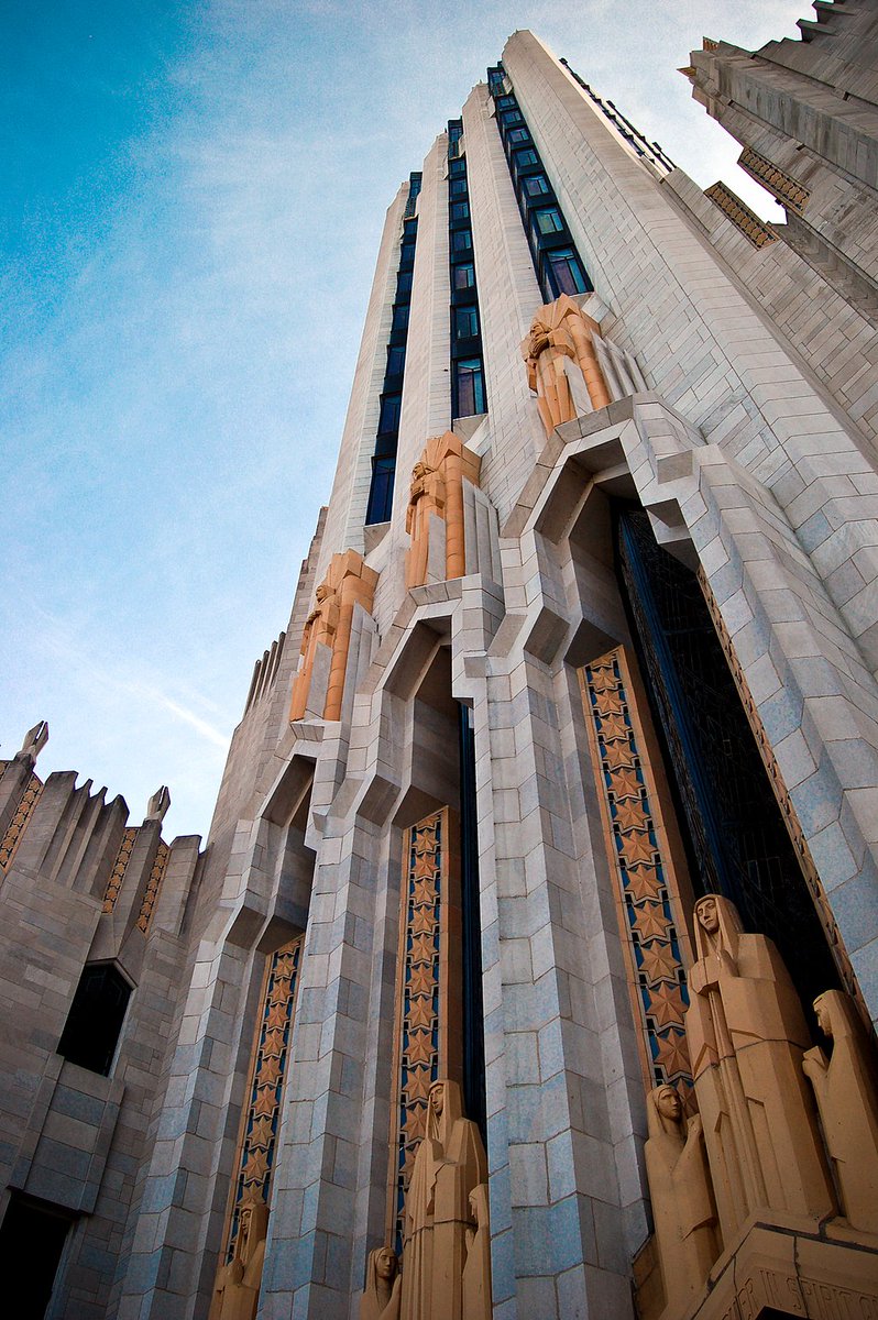 9. Boston Avenue Methodist Church, Tulsa, USA (1929) Among the most famous American Art Deco designs ever realized, featuring a soaring 225-foot tower. It captured the spirit of the Roaring Twenties impeccably, finished just before the country plunged into the Great Depression.