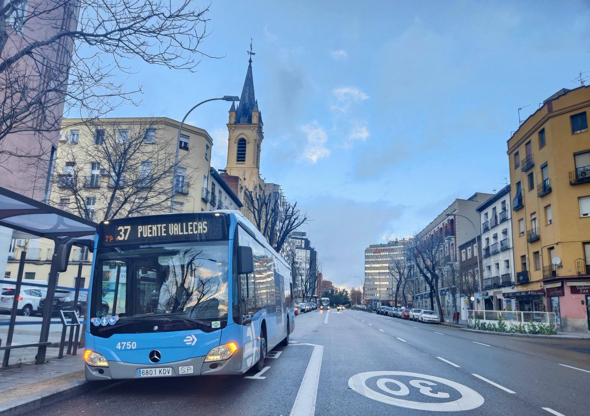 MCMXCII 👨‍💼🚍🌇 tweet media