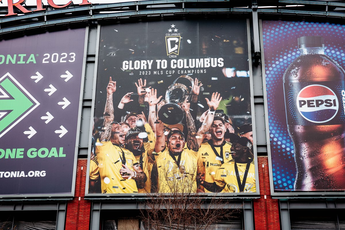 ColumbusCrew's tweet image. The signs say it all...
Glory To Columbus ⭐️