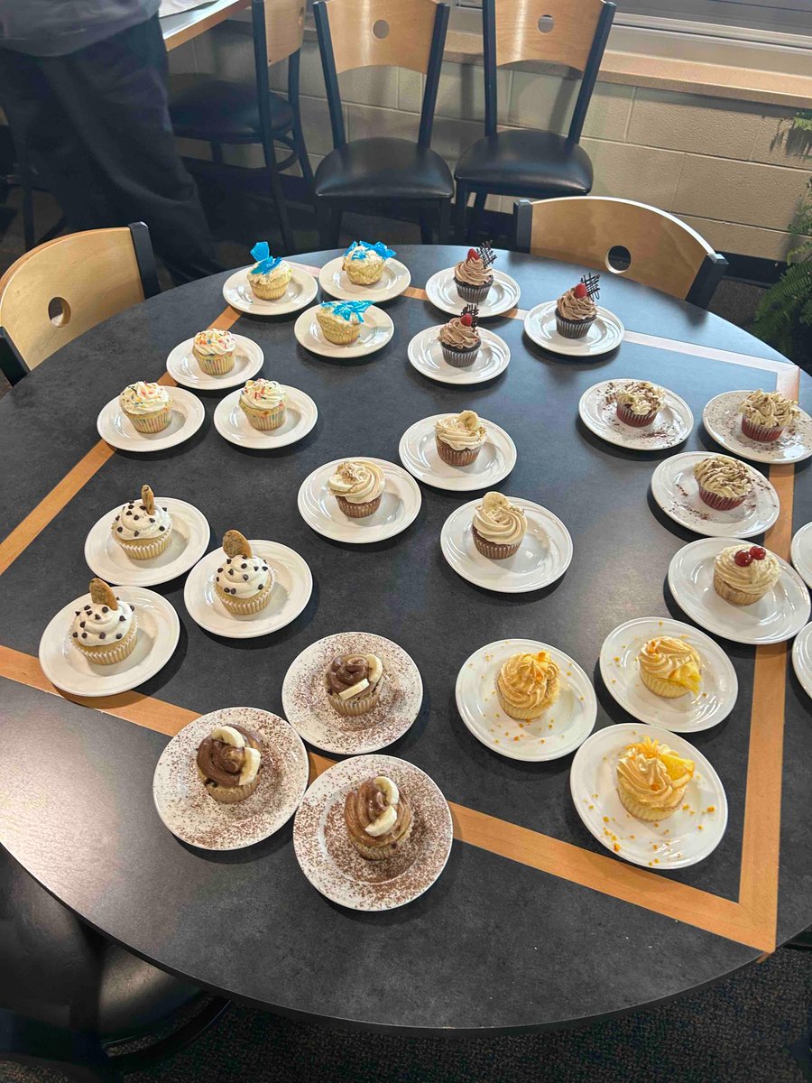 Cupcake Wars Skills USA local competition! Judges left in a sugar coma! 22 cupcakes competed against one another!