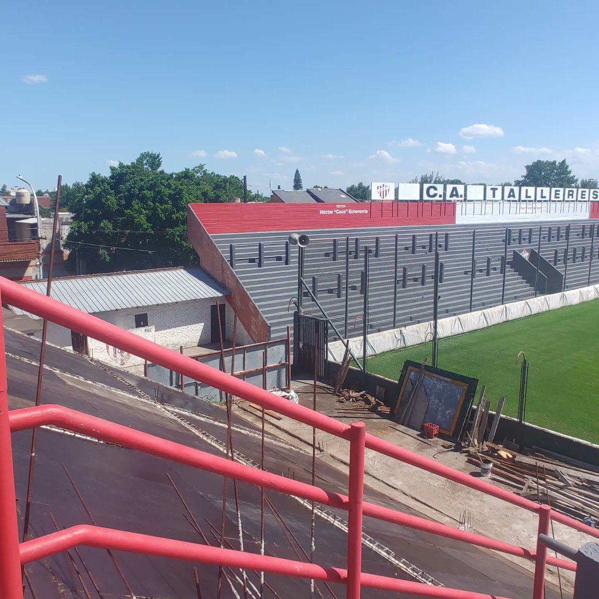 ESTADIOTALLERES's tweet photo. Extensión Tribuna Germán Denis:

Se culminó de armar el encofrado de carpintería, en los próximos dias seguiremos avanzando con la armadura de hierros.

🇦🇹¡Las tribunas las hacemos entre todos!🇦🇹
@ClubTalleresOk @FrecAlbirroja https://t.co/Nsv3DTUHMW