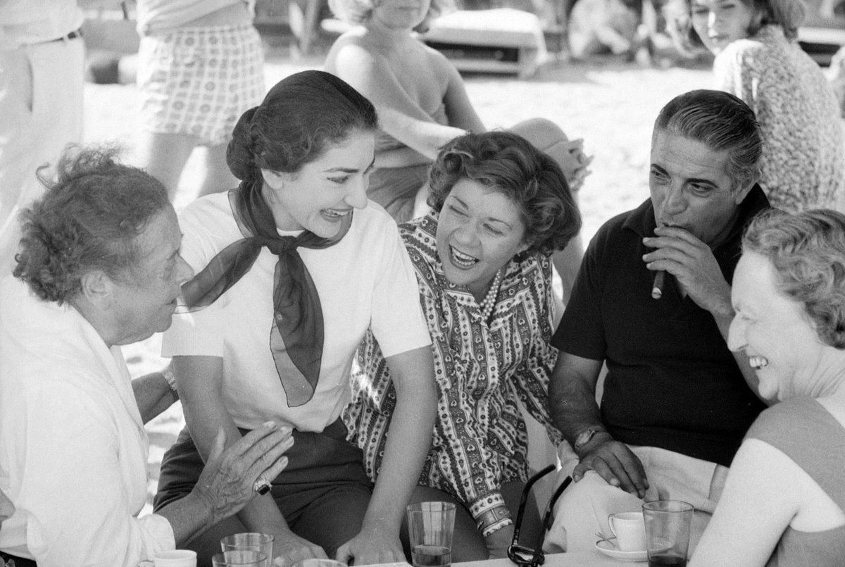 Η Μαρία Κάλλας με τον Αριστοτέλη Ωνάση στο Φεστιβάλ της Βενετίας το 1957.