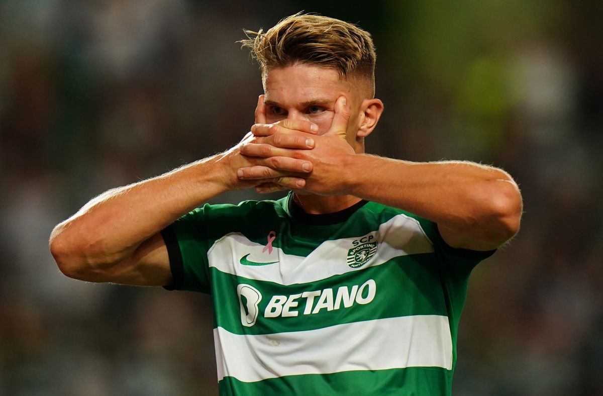 imatemynameis1's tweet photo. Gyokeres 🇸🇪 pelo Sporting 📊

👕 22 Jogos
⚽ 18 Golos
👟 11 Assistências 

🫱👀🫲 https://t.co/2ZQvRAmRBJ