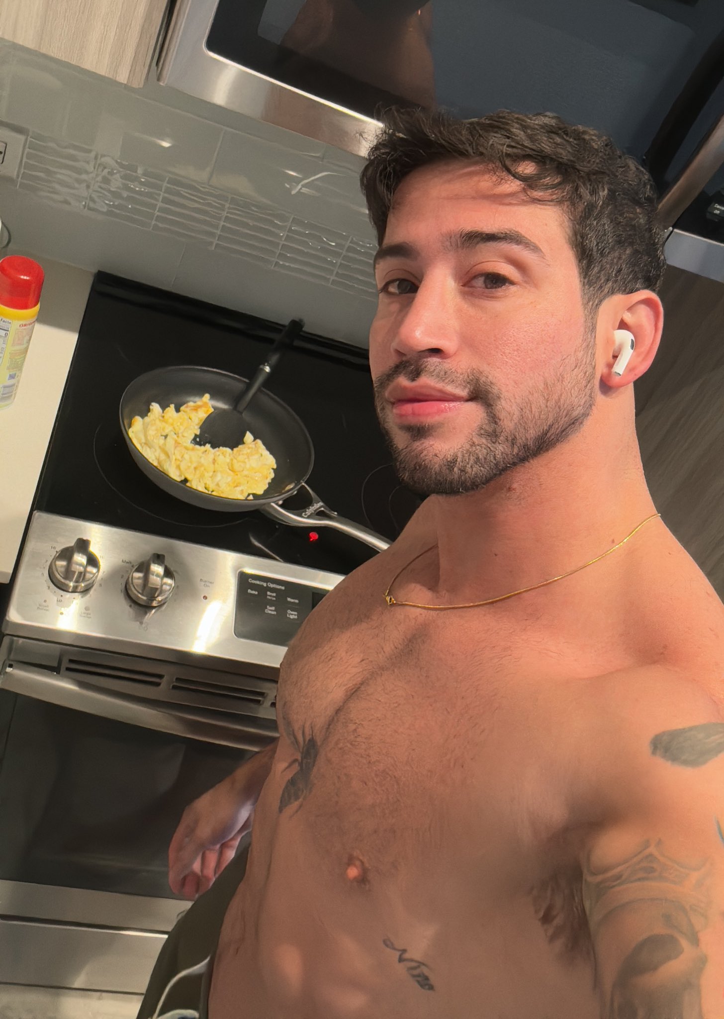 1 pic. The face / the dick ! Pick . https://t.co/ejGzxyrskj https://t.co/GrccpCdx12