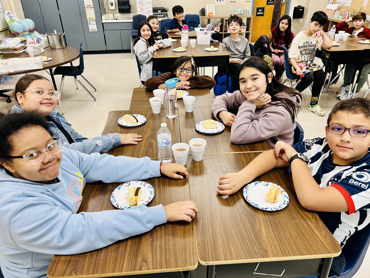 After learning about different celebrations from around the world, we had some rosca and delicious chocolate abuelita 👵! @NISDKnowlton