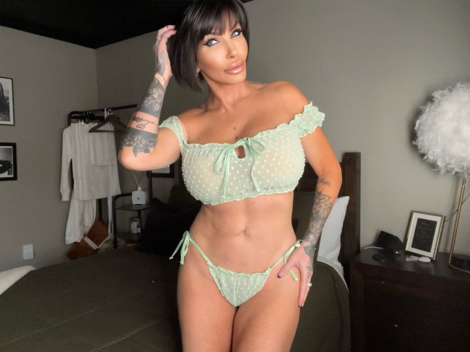 Come play with me - New update coming soon to https://t.co/N9bEkTYAlH  Join now so you don&rsquo;t miss it<a href="/tag/hohoho"class="tags"><span>#hohoho</span></a><a href="/tag/december"class="tags"><span>#december</span></a><a href="/tag/capricornseason"class="tags"><span>#capricornseason</span></a><a href="/tag/santasfav"class="tags"><span>#santasfav</span></a>