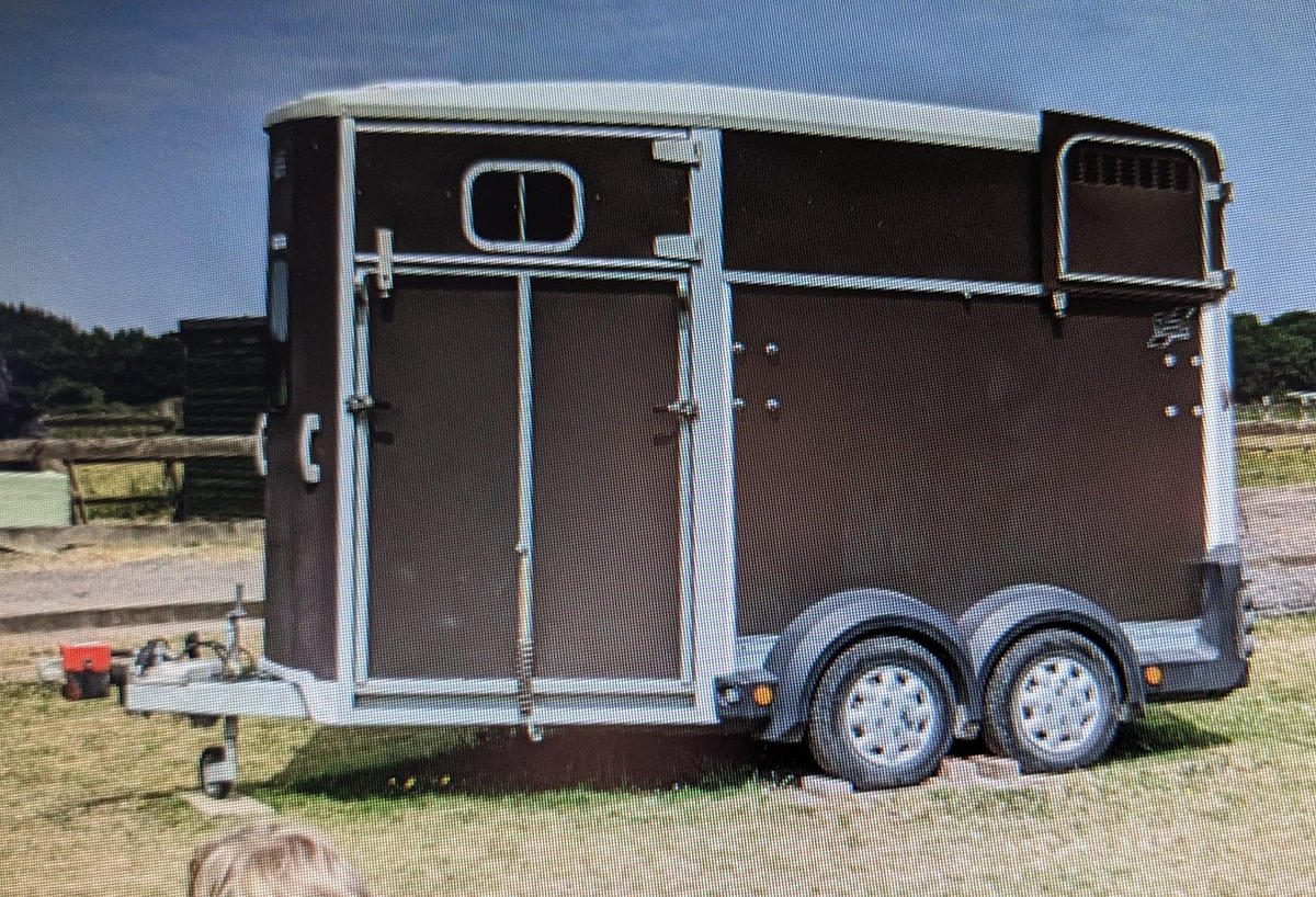 Please look out for this Ifor Williams double horse trailer stolen from Exbury; with a kerbside loading ramp &amp; some unusual features the trailer is quite unique. If you think you may have seen it please call us, quoting 44240005973

#HantsRural #21195 <a href="/GallopOperation/">Operation Gallop</a>