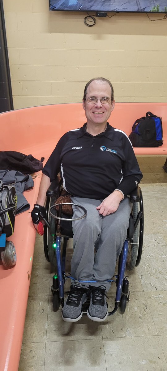 Representing @welcometotherec in 2 different leagues in @cityofkeizer_oregon 
#wheelchairaccessible 
#wheelchairsports 
#wheelchairdontcare 
#wheelchairlife♿ 
#wheelchairathlete 
#wheelchairsport