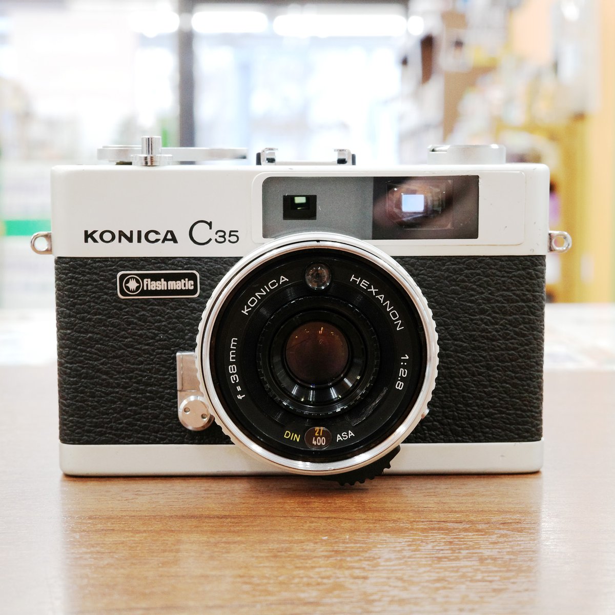 champcamera's tweet photo. #Konica C35 Flash Matic 【整備済み】¥22,000- by #青葉台 店
露出オート×レンジファインダーの名機。
ヘキサノン40ミリの優れた描写力を手軽に楽しめる素晴らしい一台。なんといってもこのコンパクトかつ端正なルックスがたまりません。
#C35FlashMatic #田園都市線
https://t.co/xJMi8Lay1A https://t.co/RxQOurwNtA