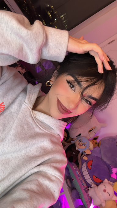 LIVE ON TWITCH 🐈&zwj;⬛ https://t.co/pIpBnfPnW5  only accepting the chillest of vibes. i&rsquo;m returning to Final