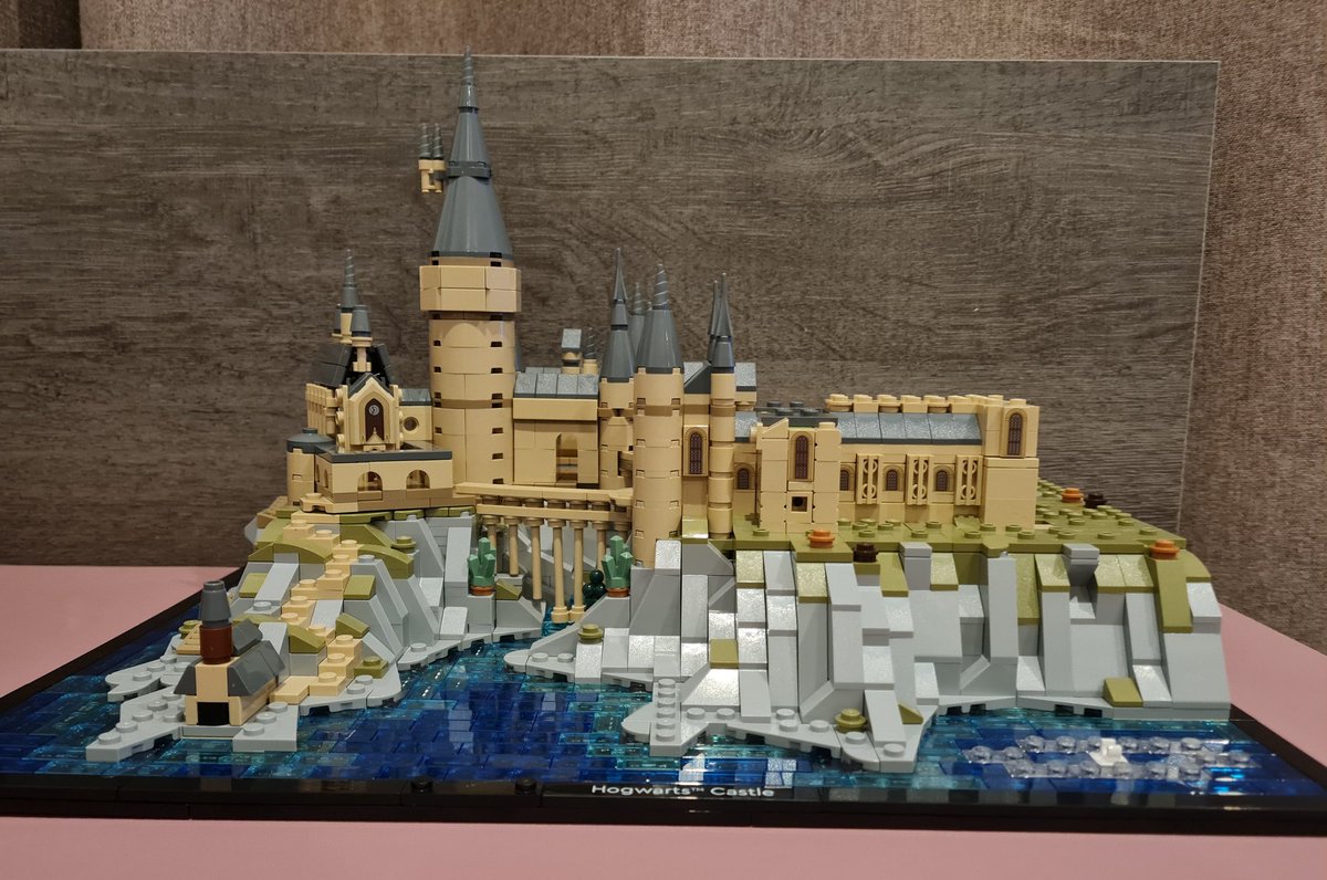Kahitri's tweet photo. Part 5 of the Lego Hogwarts Castle and Grounds build. Not much left to go! https://t.co/bHAgOPP0CR