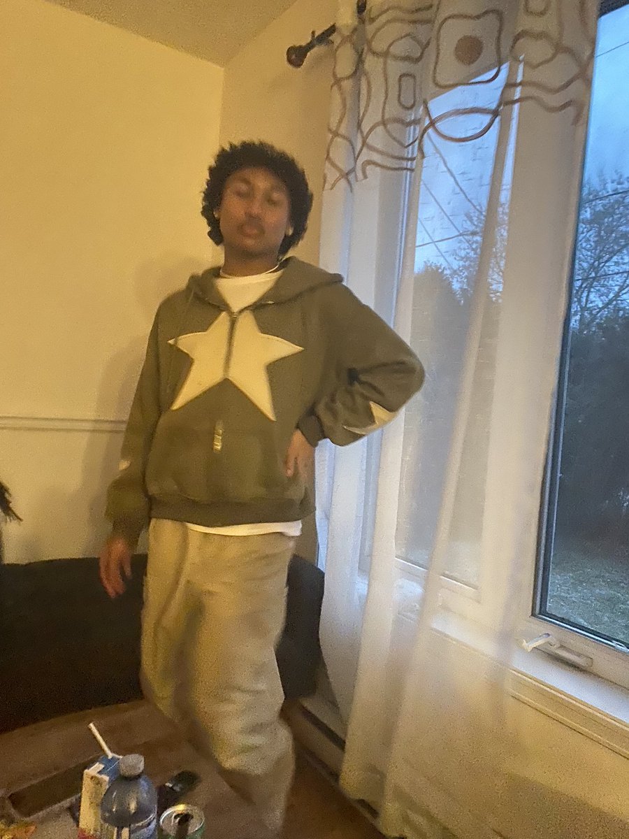 imdopefr's tweet photo. tell me why this racist ass bitch just called me a jiggaboo omg, so unprovoked too https://t.co/XCAZ3wdTbN