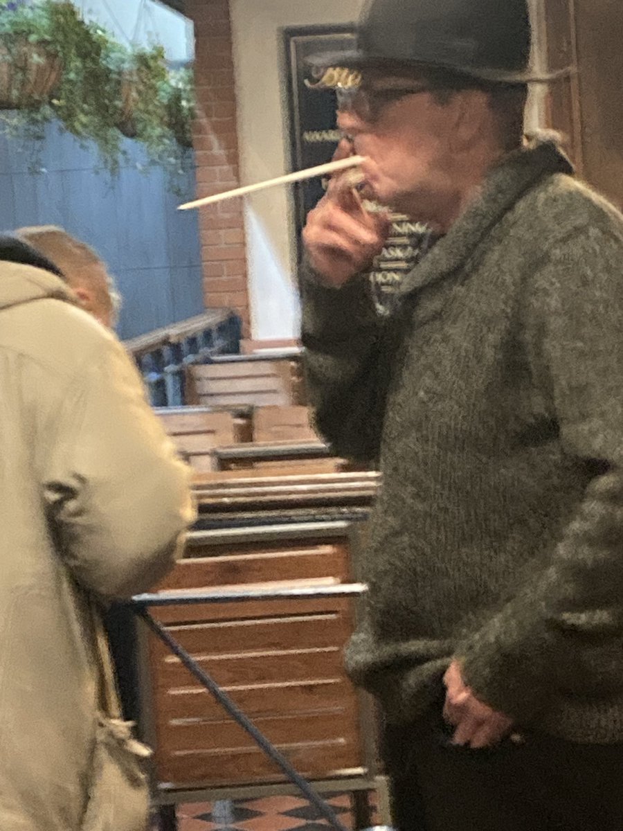 Gazzatronic3000's tweet photo. If you’re gonna smoke might as well do it properly https://t.co/ux3C4pY7dM