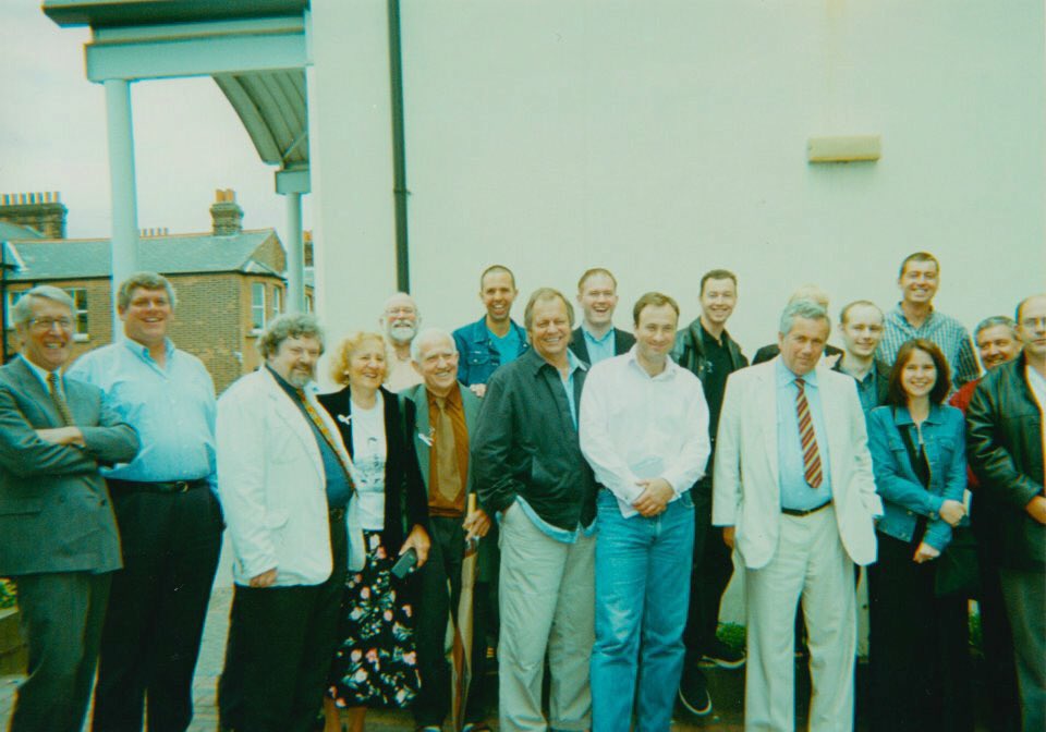 LouDay100's tweet photo. In 2001 David Soul came to Brentwood to show support for Martin Bell who was standing as Independent MP against Eric Pickles. He joined a devoted group of locals on the campaign trail &amp; was passionate, friendly and extremely kind. I will never forget my Summer with David Soul 💙 https://t.co/JprFJoFeRS