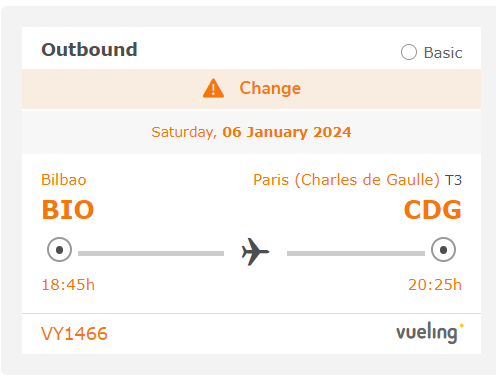 azinicus's tweet photo. @vueling your flight update email is as clear as mud. Is it cancelled, delayed, or just a cruel joke? Flight status is 'on time' though check in shows an ambiguous 'Change' warning. Your customer service line is a humanless void. #Vueling #CustomerServiceFail

#HelplessCustomer https://t.co/ush9c9jR4c