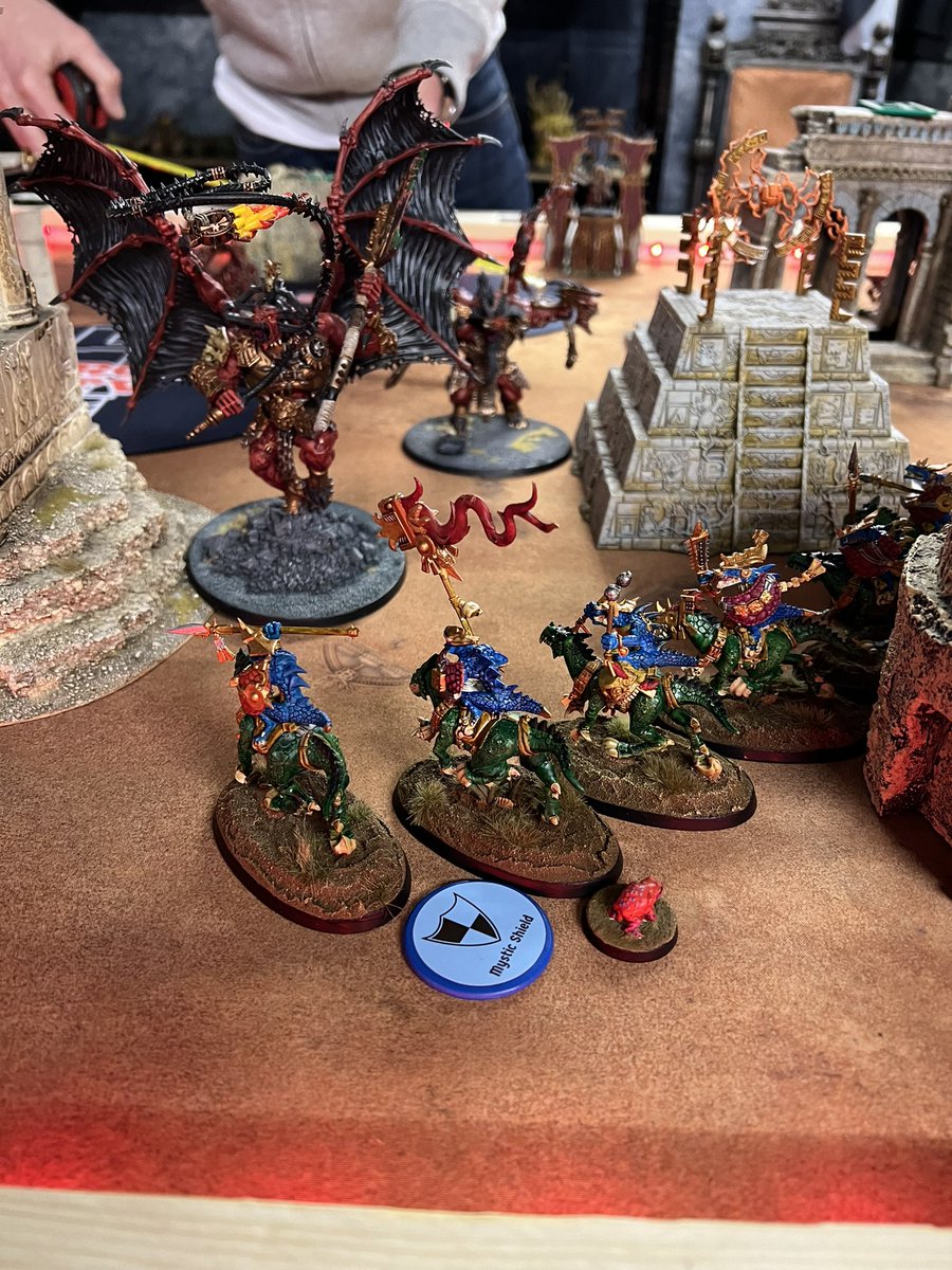 WORGORE's tweet photo. Cheeky game against @dacapt81 in Limited resources tonight. 
Those khorne hit hard! 
#WarhammerCommunity #ageofsigmar #khorne #seraphon https://t.co/WEEVFjJRr7